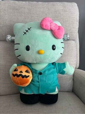 Hello Kitty Frankenstein Greeter